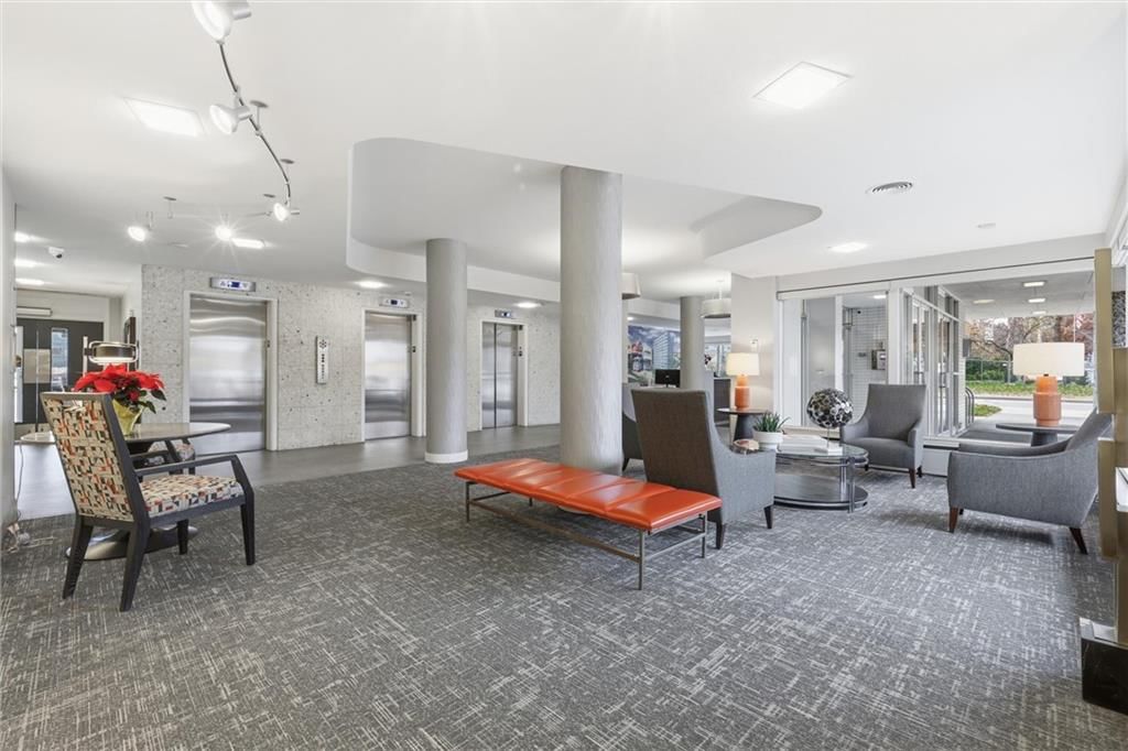 333 W Meyer Boulevard — photo 16