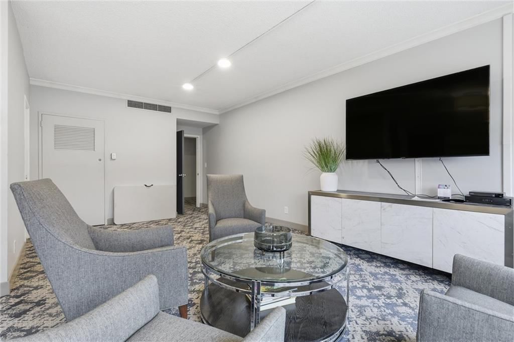 333 W Meyer Boulevard — photo 17