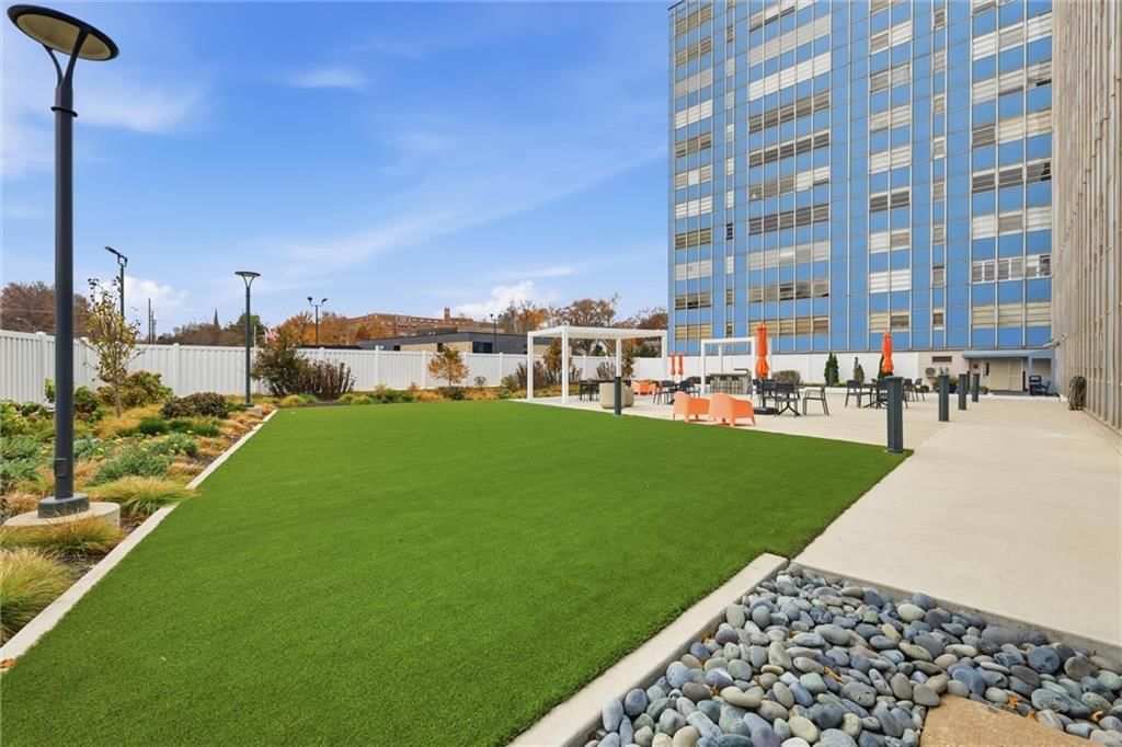 333 W Meyer Boulevard — photo 20