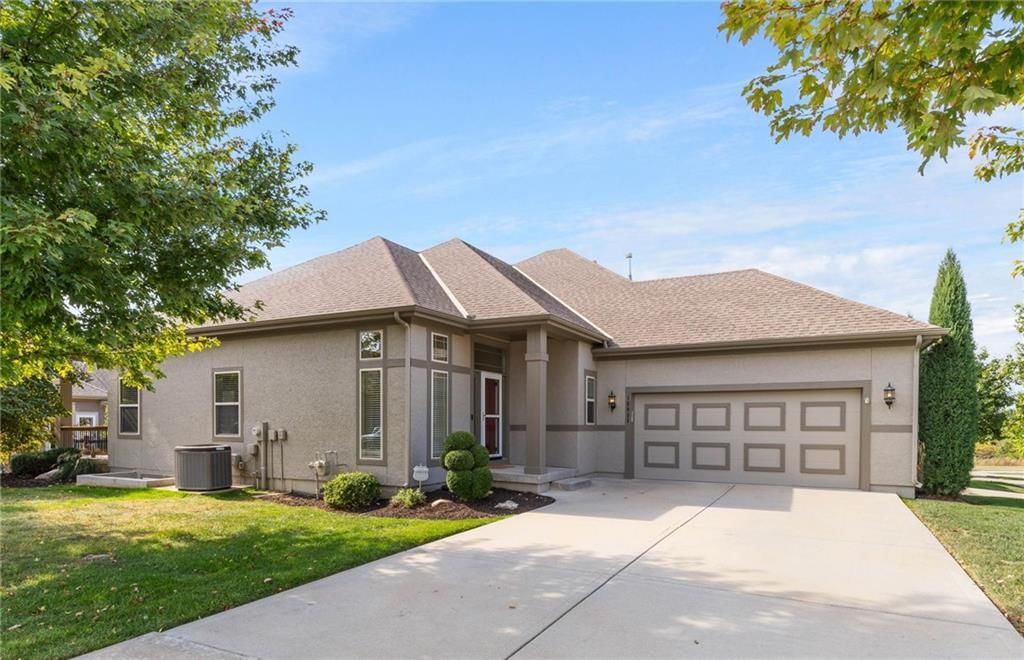 10933 S Wrangler Street, Olathe, KS