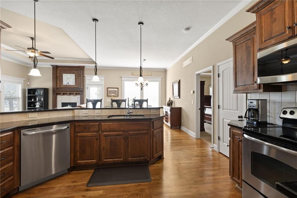 10933 S Wrangler Street — photo 14