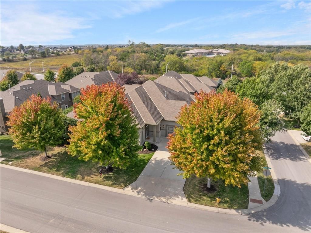 10933 S Wrangler Street — photo 40