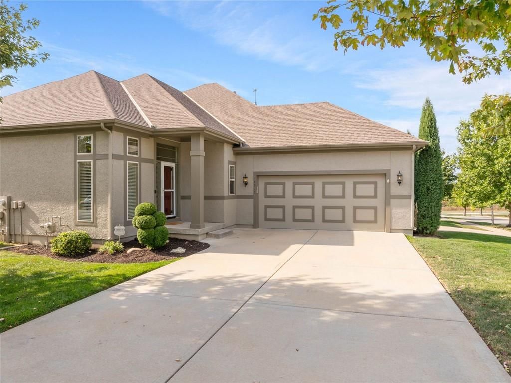 10933 S Wrangler Street — photo 41