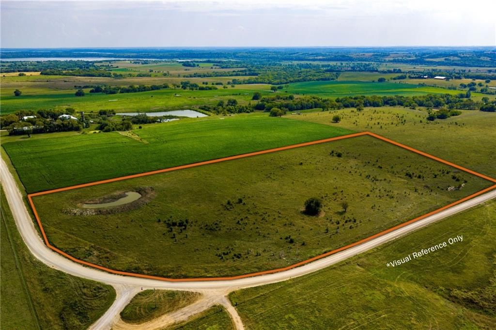 105 N 1250 Road, Berryton, KS