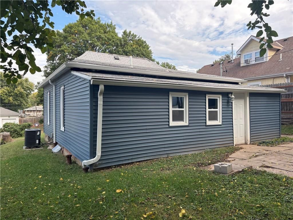 3216 Doniphan Avenue — photo 4