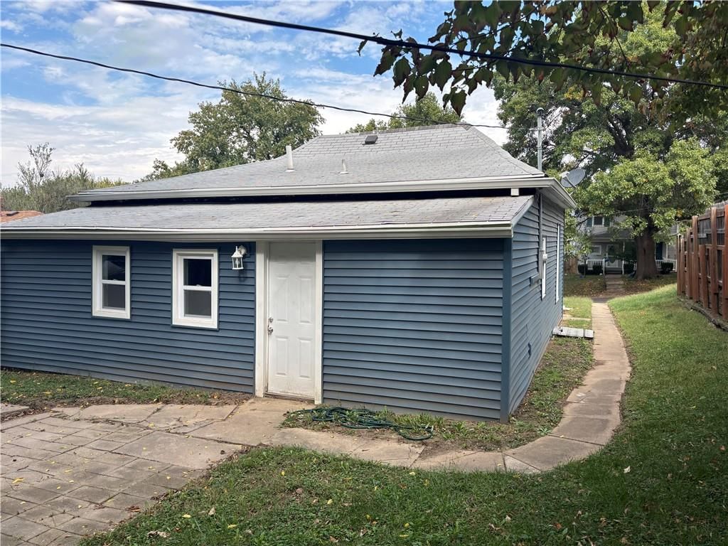 3216 Doniphan Avenue — photo 5