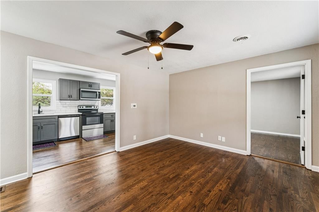 1512 Charles Avenue — photo 6