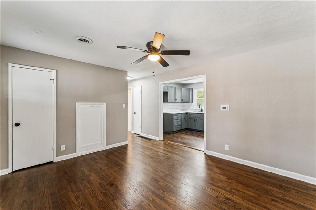 1512 Charles Avenue — photo 9