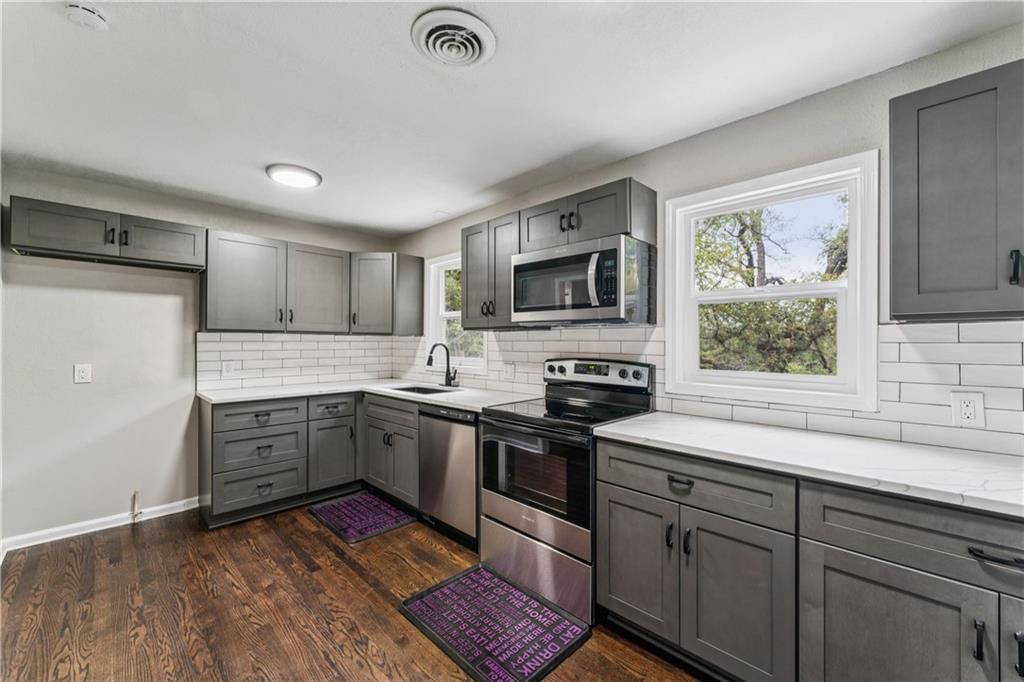 1512 Charles Avenue — photo 11