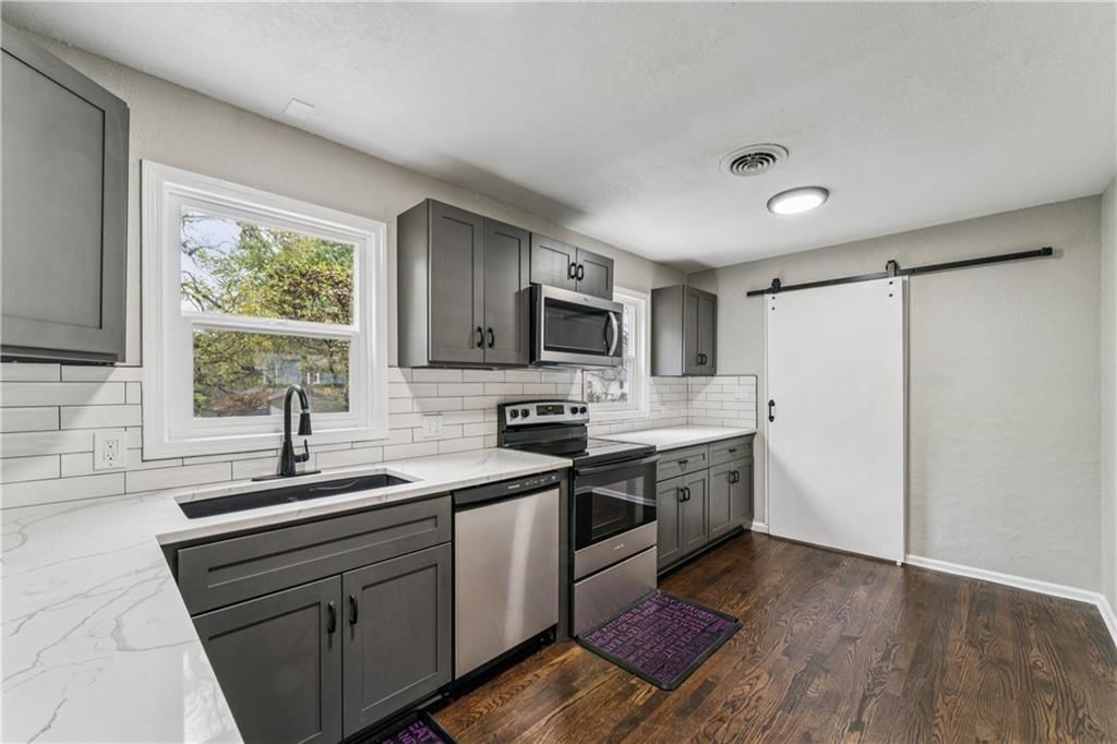 1512 Charles Avenue — photo 12