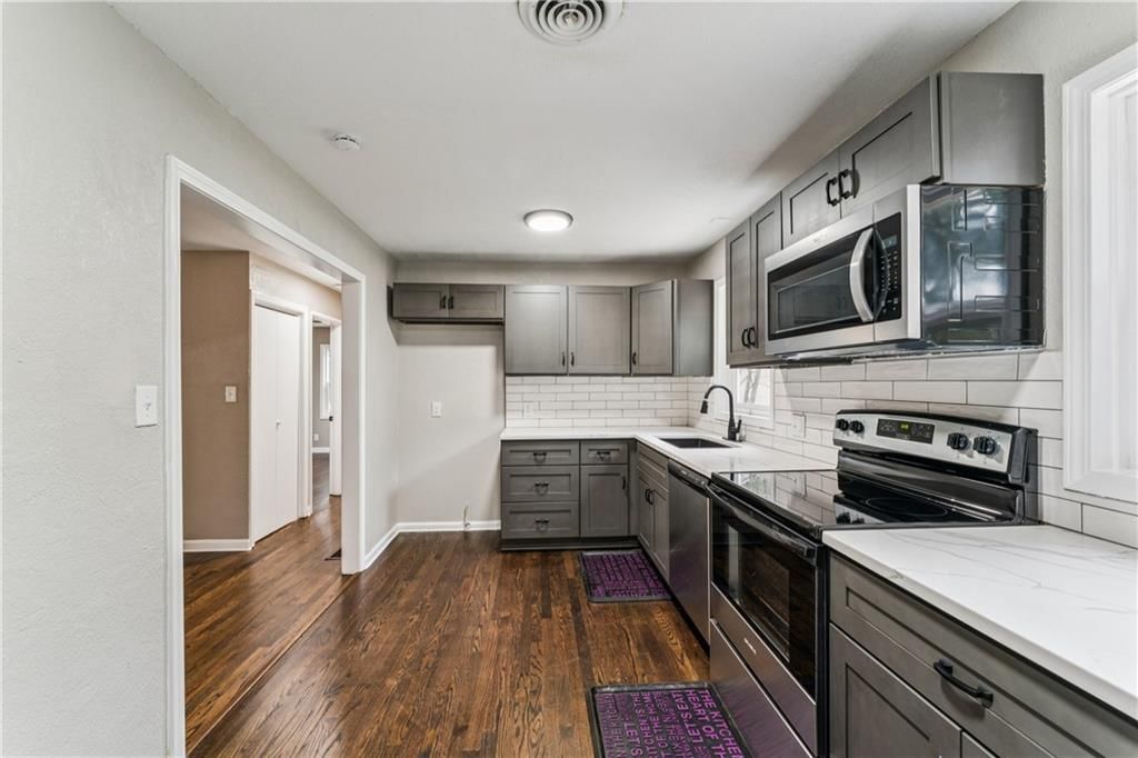 1512 Charles Avenue — photo 13