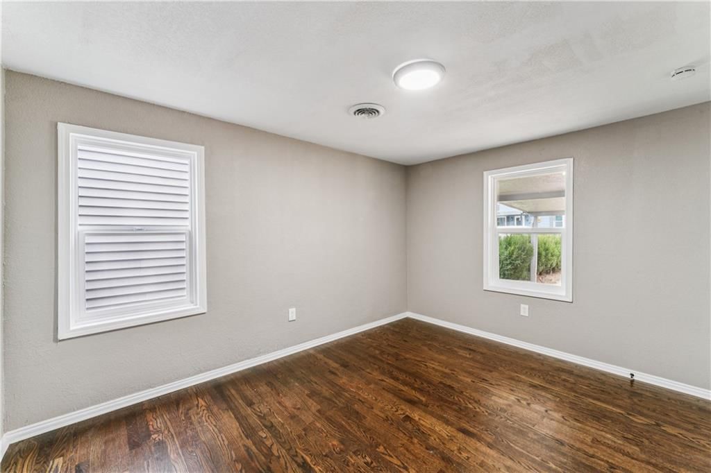 1512 Charles Avenue — photo 17