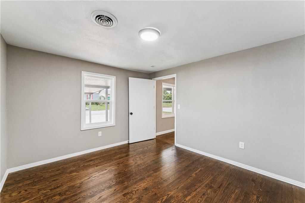 1512 Charles Avenue — photo 18