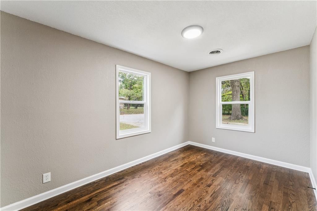 1512 Charles Avenue — photo 20