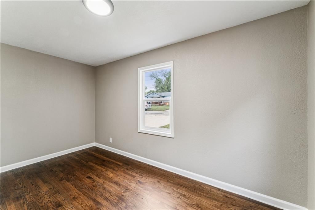1512 Charles Avenue — photo 21
