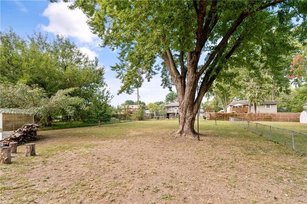 204 Young Street — photo 33
