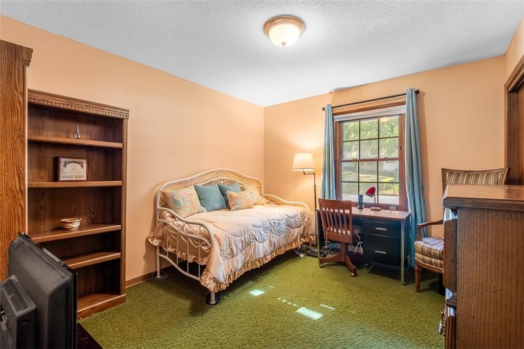Photo 14 of 40 - 7146 Greeley Avenue