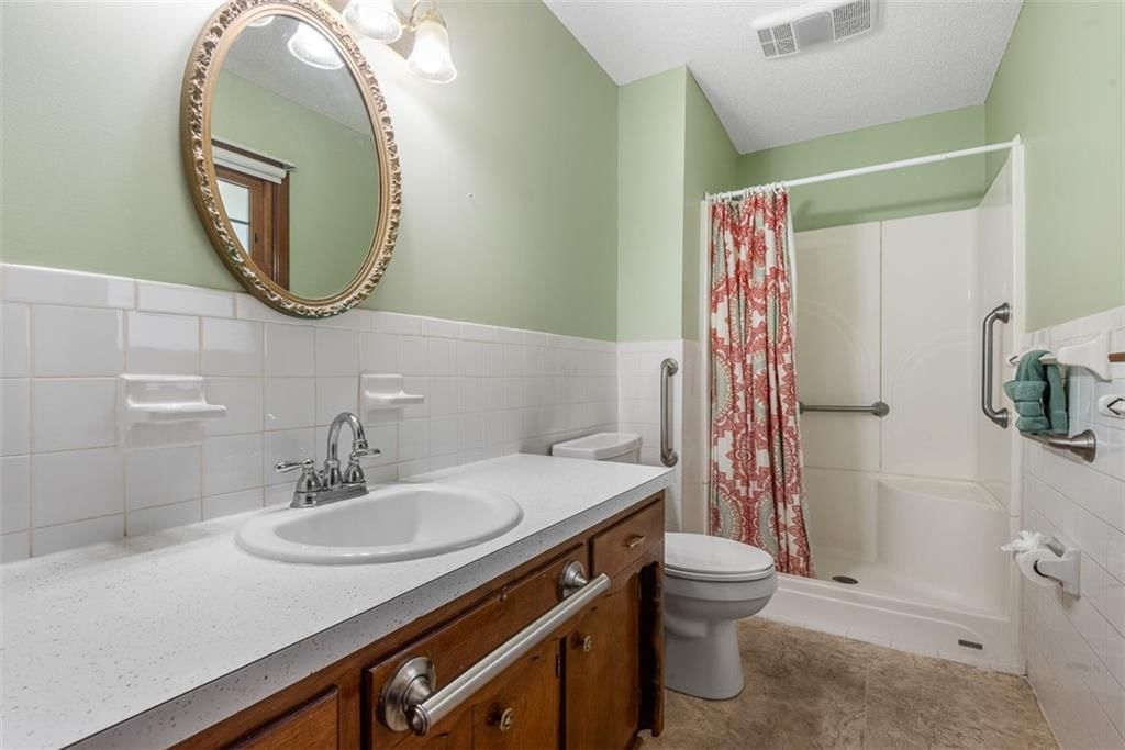 Photo 18 of 40 - 7146 Greeley Avenue