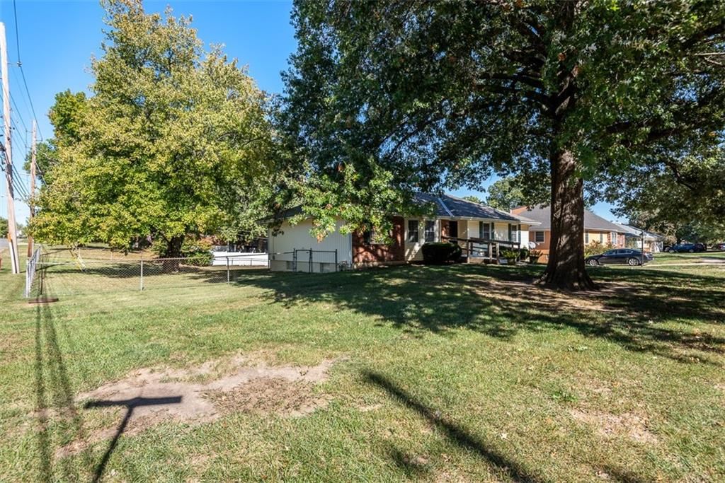 Photo 25 of 40 - 7146 Greeley Avenue