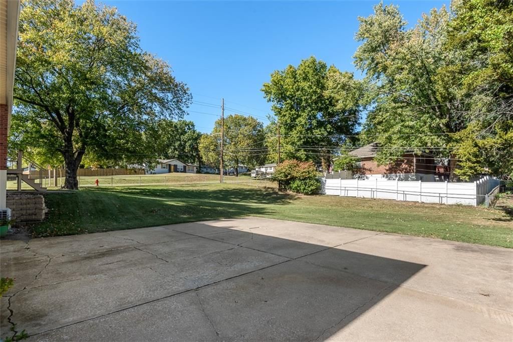 Photo 26 of 40 - 7146 Greeley Avenue