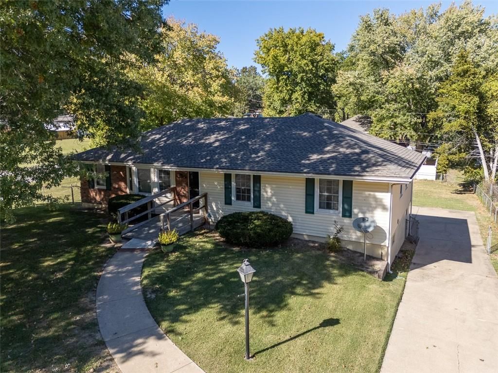 Photo 29 of 40 - 7146 Greeley Avenue