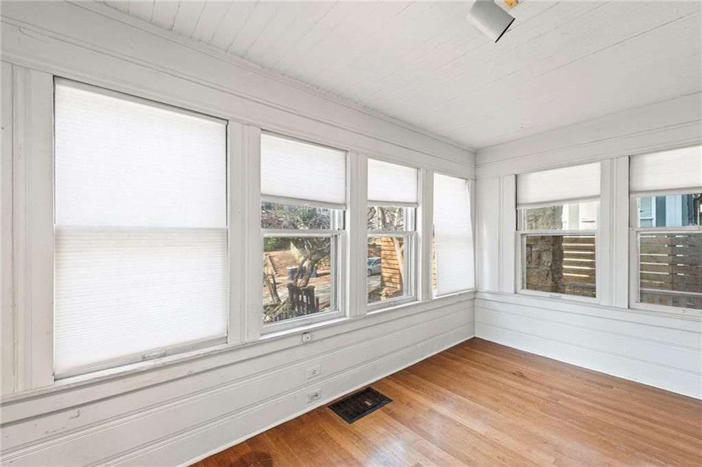 3909 Charlotte Street — photo 5