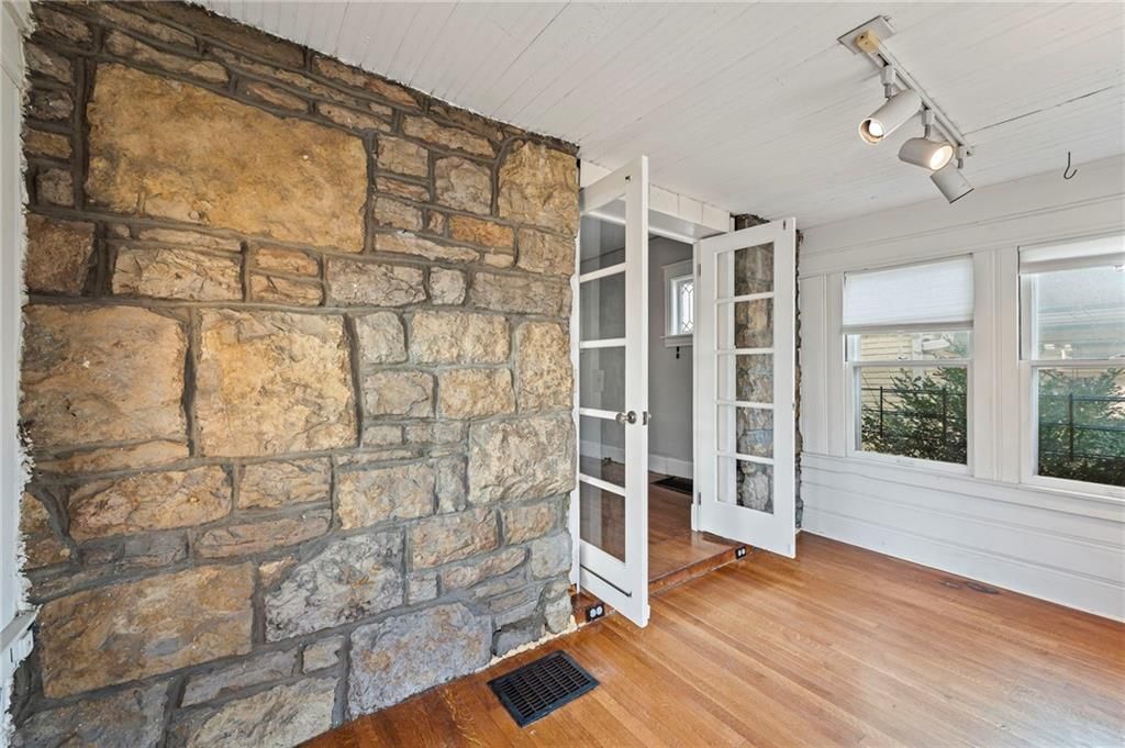 3909 Charlotte Street — photo 6