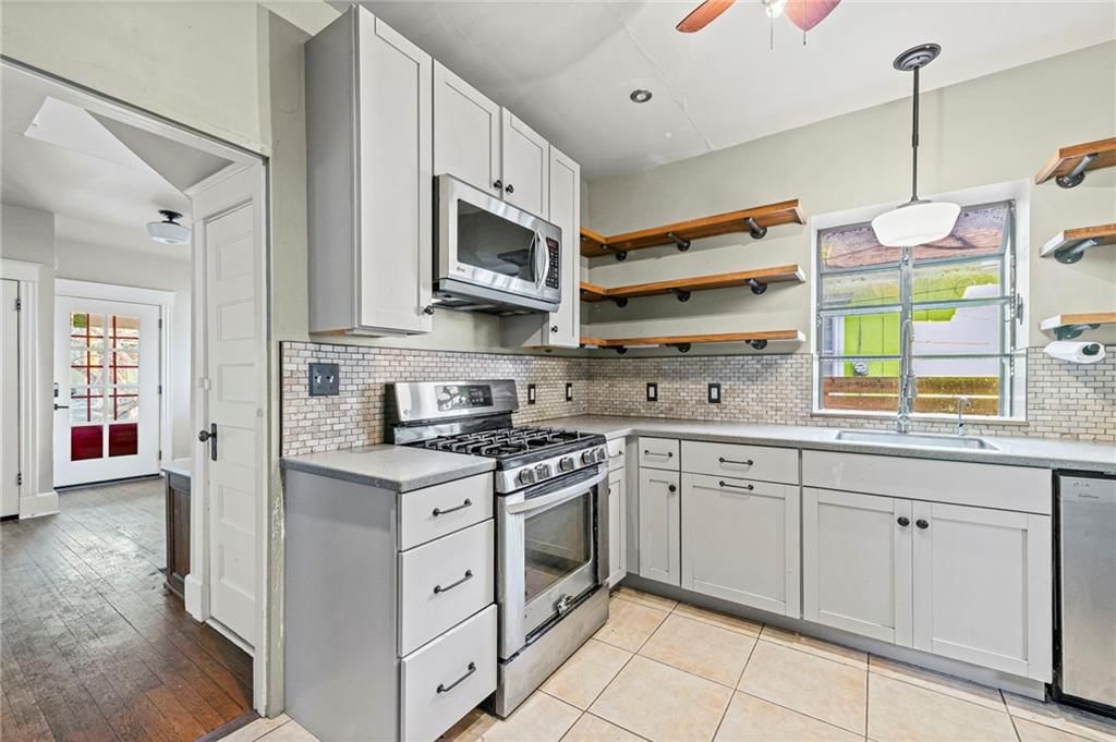 3909 Charlotte Street — photo 9