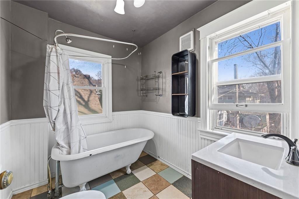 3909 Charlotte Street — photo 17