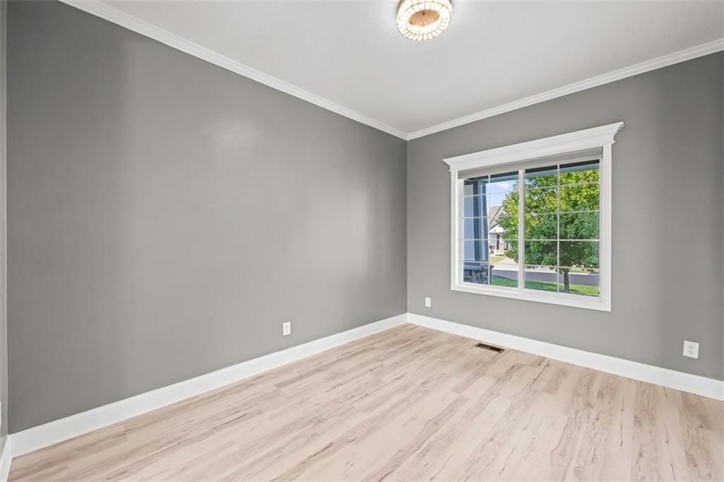 909 SW 35TH Street — photo 7