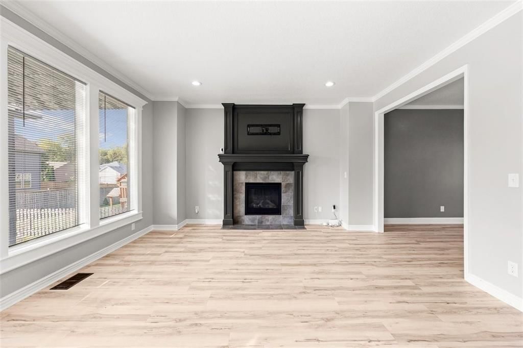 909 SW 35TH Street — photo 9