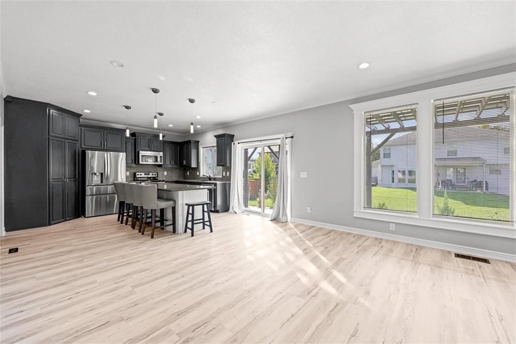 909 SW 35TH Street — photo 11