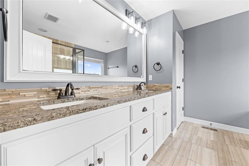 909 SW 35TH Street — photo 19