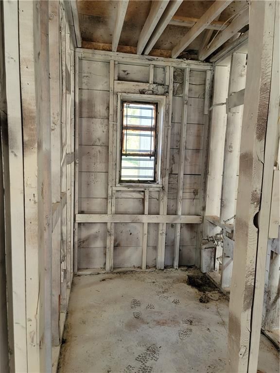 Photo 6 of 7 - 7103 Flora Avenue