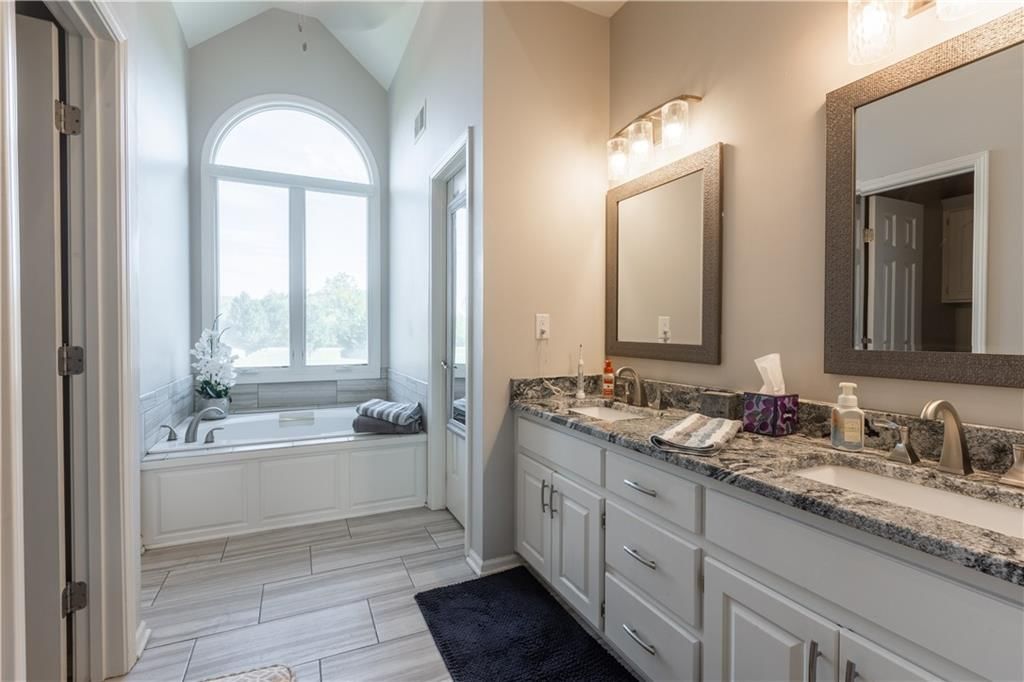 18494 Linwood Road — photo 33