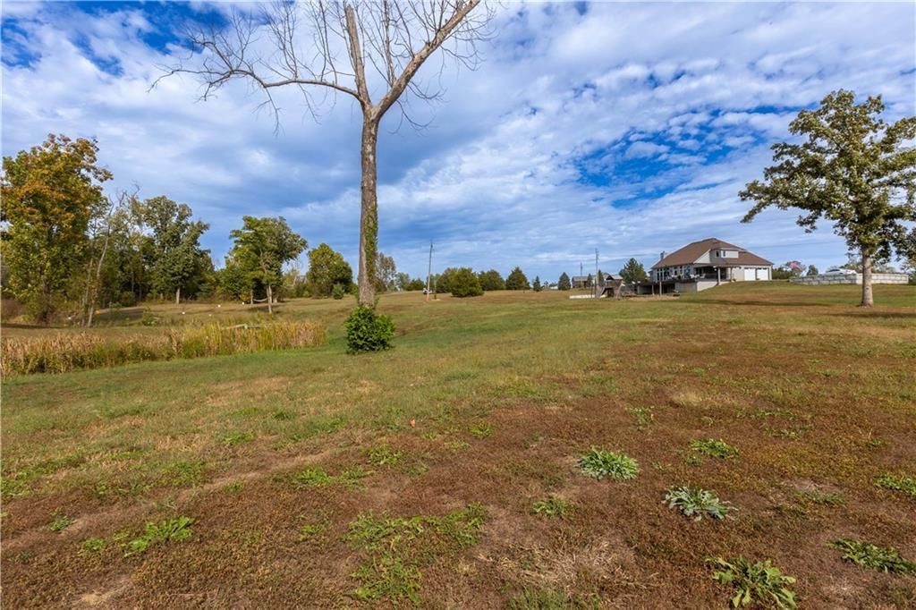 18494 Linwood Road — photo 41
