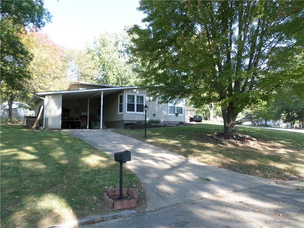 301 Green Tree Road — photo 2