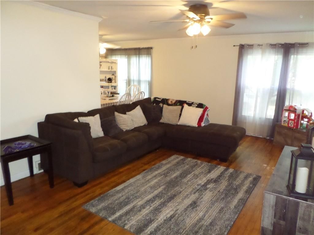301 Green Tree Road — photo 3