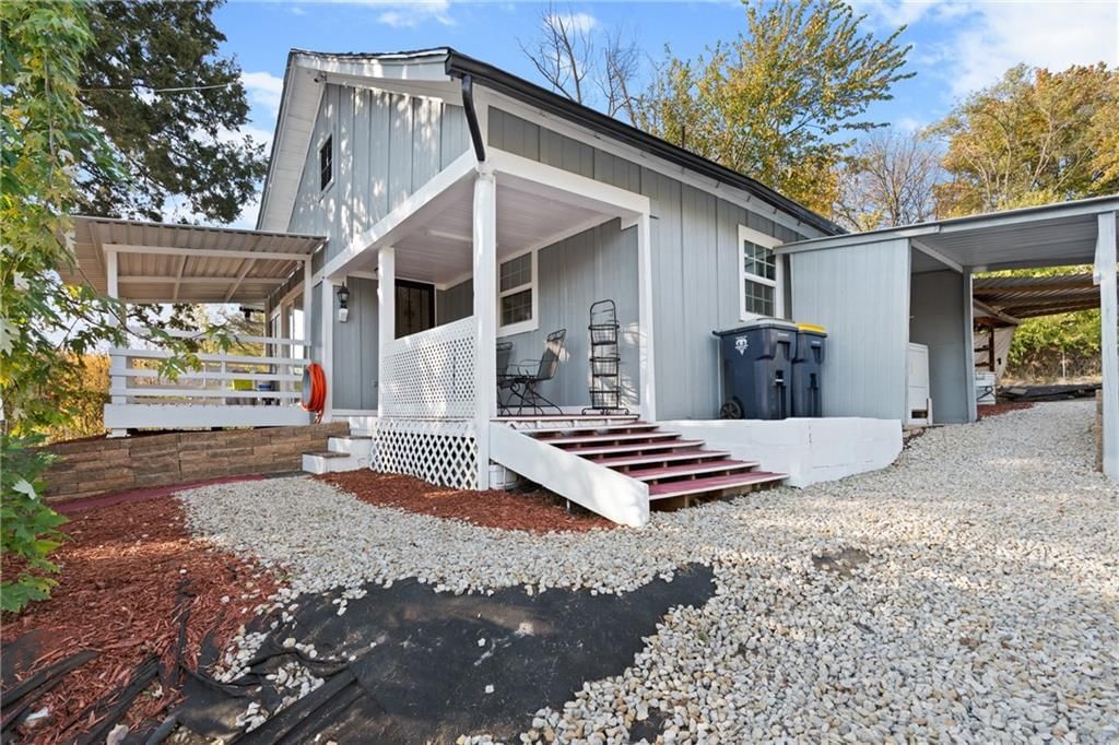 5226 E 28th Terrace — photo 4