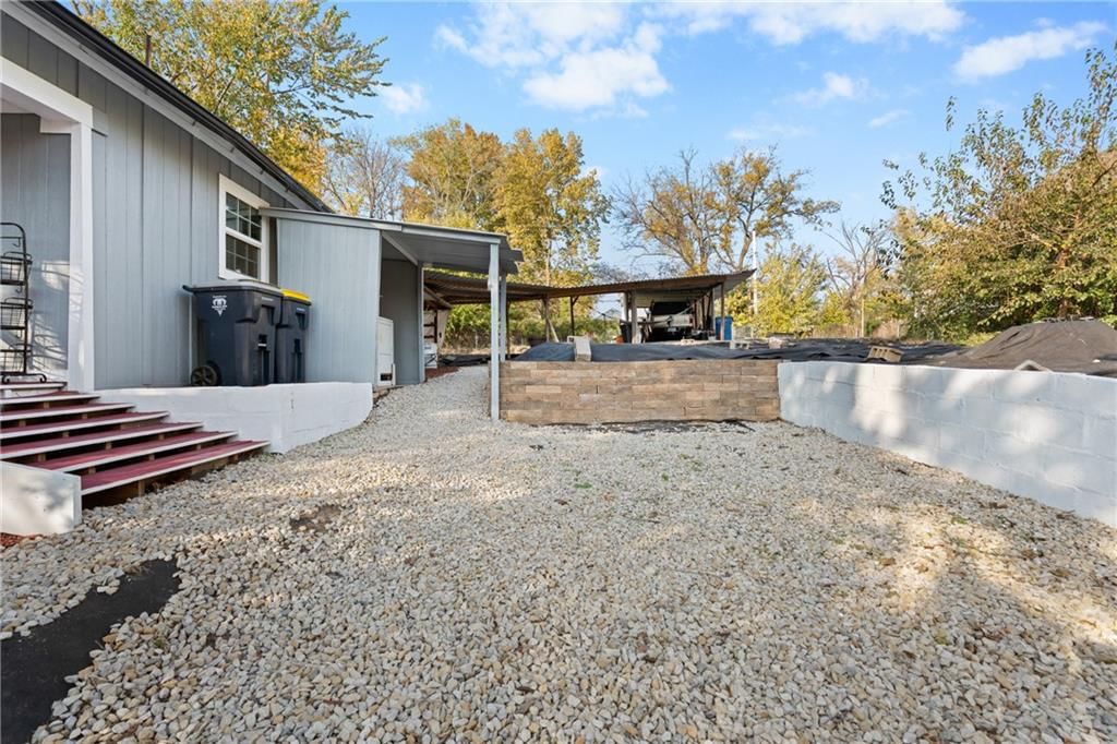 5226 E 28th Terrace — photo 5