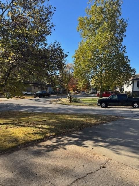 913 Camelot Court — photo 10