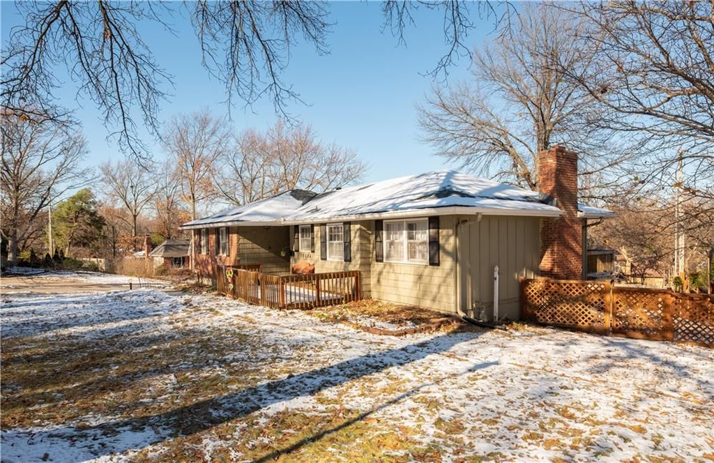 10024 W 70th Terrace, Merriam, KS