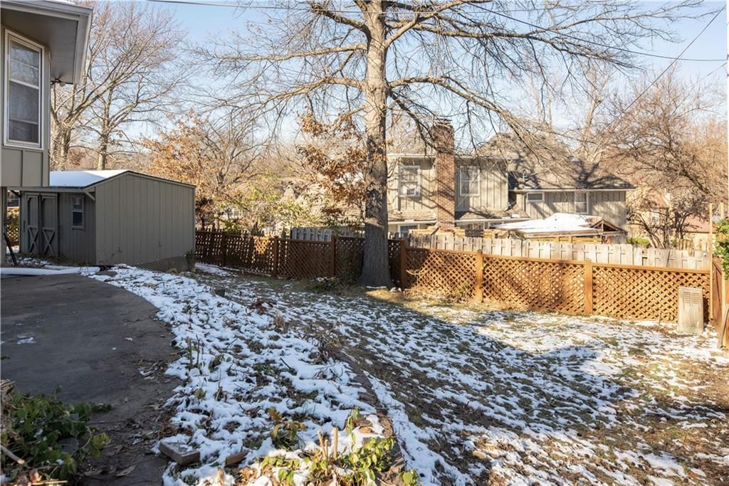 10024 W 70th Terrace — photo 6