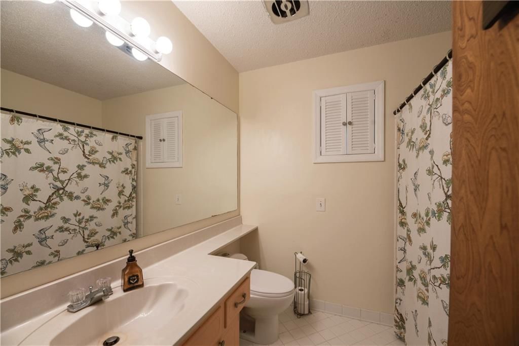 10024 W 70th Terrace — photo 16