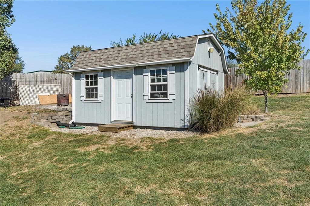 8014 S Church Road — photo 42