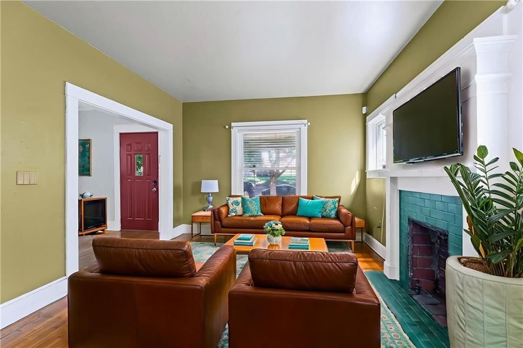 1209 W 40th Street — photo 3