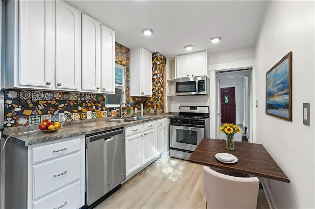 1209 W 40th Street — photo 5