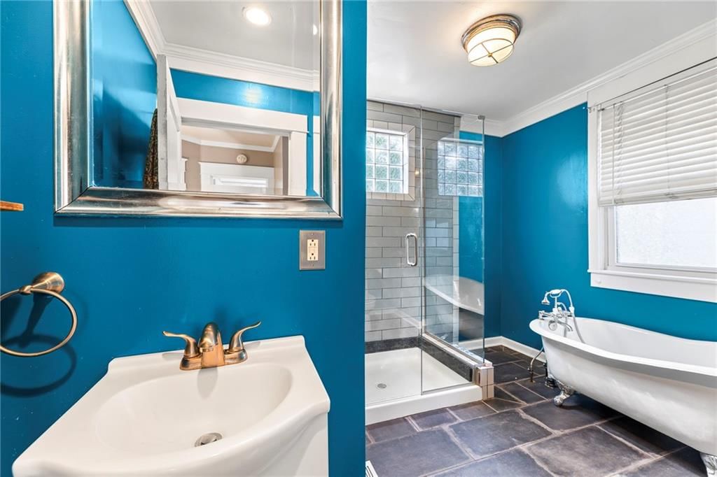 1209 W 40th Street — photo 27