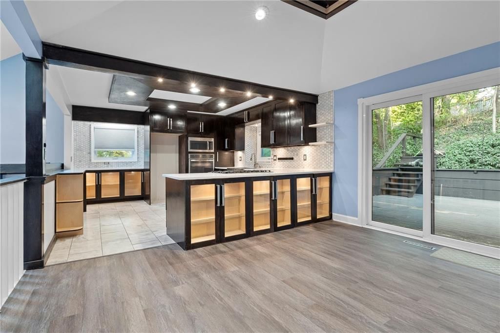 5417 Walden Drive — photo 8