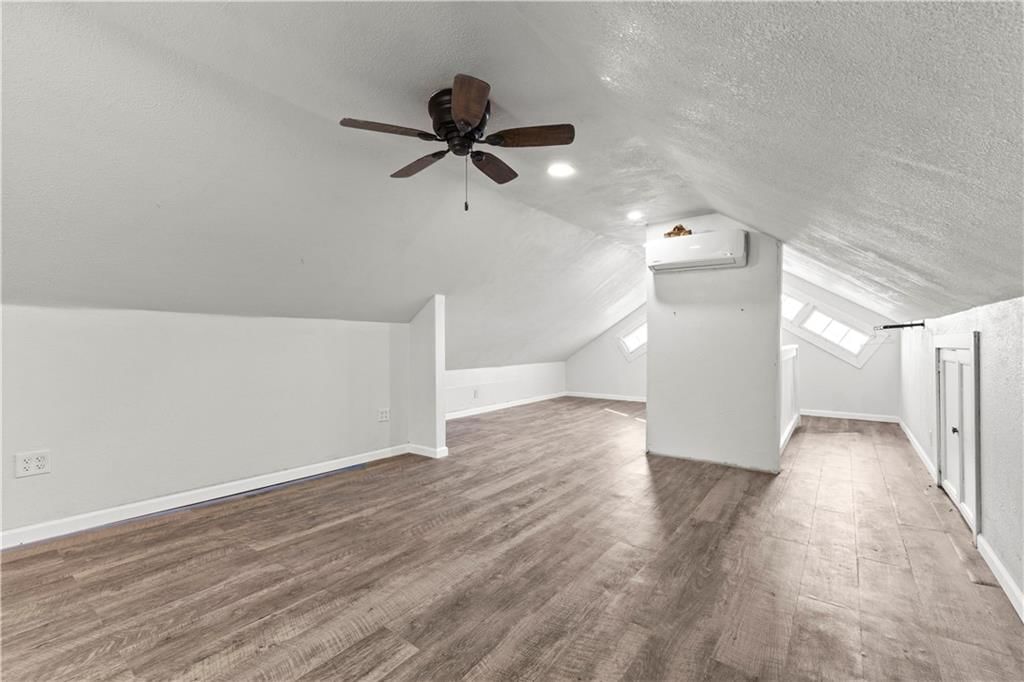 1340 Spruce Street — photo 17